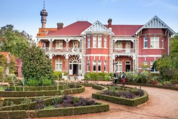 A Walk Through History: Cultural Landmarks Surrounding Parktown Residence